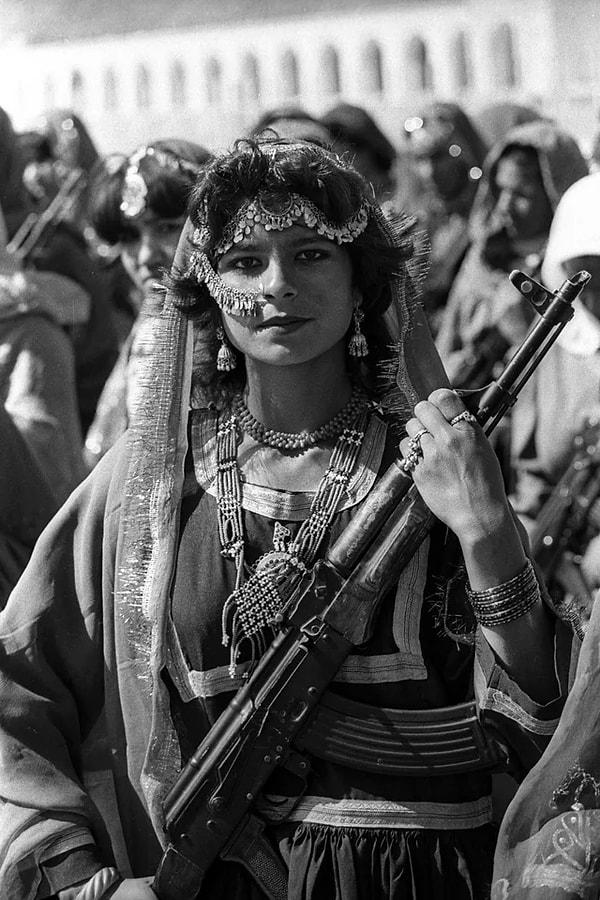 10. Saur Devrimi sırasında kadın bir Afgan komünist devrimcisi, 1978.