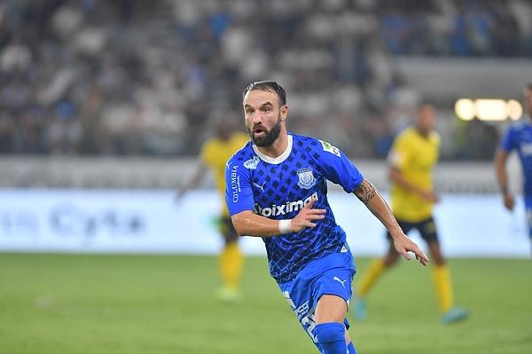 Futbol hayatına Apollon Limassol'de devam eden Valbuena, İsmail Kartal'ın maça dokunuşlarını yanlış buldu.