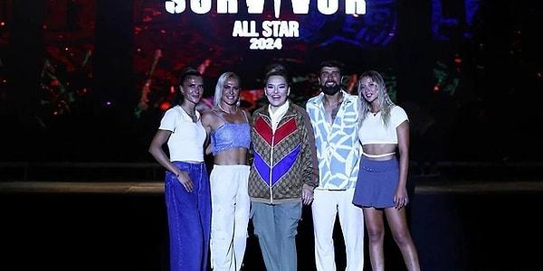 Survivor All Star'ın birleşme partisine giden Demet Akalın, burada kavgalı olduğu Aleyna Kalaycıoğlu ile samimi anlar yaşamış ve bunlar sosyal medyada gündem olmuştu. Akalın söz konusu yakınlık hakkında programında açıklama yaptı.