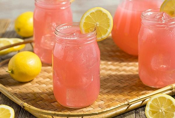 1. Çeşitli meyvelerle yapılan limonata