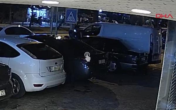 Adana'da iki hırsız, çaldıkları motosikletle bir lokantaya gitti.