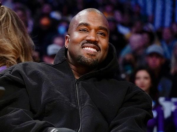 Aranızda Kanye West yeni adıyla Ye'yi tanımayan kalmamıştır eminim ki. Kendisini şarkılarıyla tanımayanlar bile sosyal medyadaki tuhaf paylaşımlarıyla tanımış durumda.