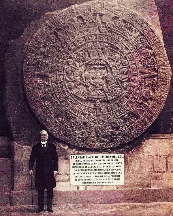 5. Güneş Taşı ya da Piedra del Sol olarak bilinen bu yapıt, Aztekler için zaman kavramının döngüsel doğası ve tanrılar ile insanlar arasındaki ilişkinin bir temsilidir. Bu bir nevi bir takvimdir ama pratik olmaktan ziyade törenseldir.
