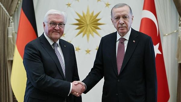 Almanya Cumhurbaşkanı Frank-Walter Steinmeier, Almanya ile Türkiye arasındaki diplomatik ilişkilerin 100'üncü yıl dönümü dolayısıyla Türkiye'ye resmi ziyarette bulundu.