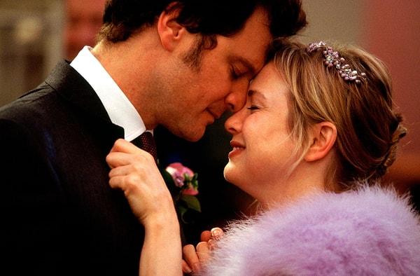 Filmin oyuncu kadrosunda hepimizin gözü Bridget'in esas aşkı Mark Darcy karakterini aramış ama Colin Firth'ün adını listede görememiştik. Tabii bu durum serinin hayranlarında hayal kırıklığına yol açmıştı.