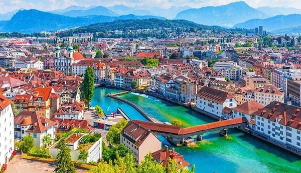 9. İsviçre - İsviçre Frangı