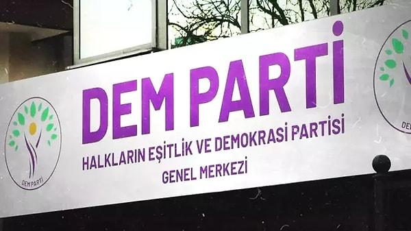 “Önce haberi vereyim; Yargıtay Cumhuriyet Başsavcılığı, PKK’nın siyasi kolu DEM’in yönetici, üye ve bağlı belediyelerin Anayasa’ya ve Siyasi Partiler Kanunu’na aykırı fiilleri ile ilgili savcılıklar tarafından yürütülen soruşturmalar hakkında bilgi istedi.”
