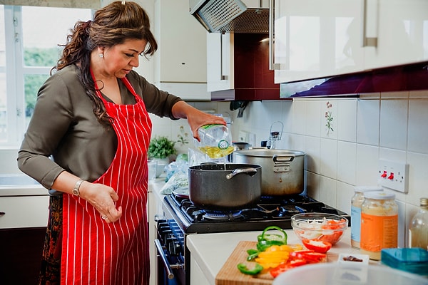 1. Başlayalım! Annenle beraber en son ne zaman yemek yaptınız?