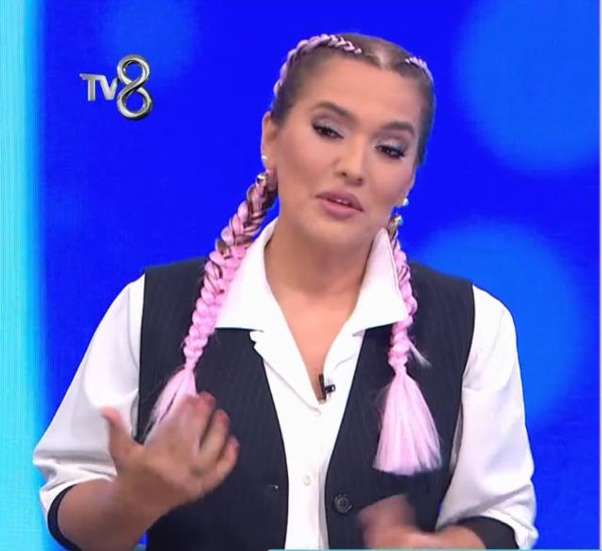 İtiraf Yıllar Sonra Geldi: Demet Akalın, Zuhal Topal'la 10 Yıldır Neden ...