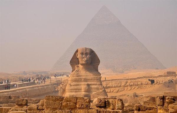 4. Mısır'ın resmi dili nedir?