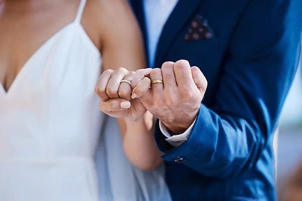 Evli olan genç kadınların oranı, evli olan genç erkeklerin oranının 3,6 katı oldu!