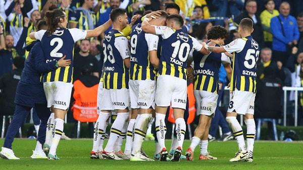 Galatasaray'ın Adana Demirspor deplasmanından üç puanla dönmesi, güncel puan durumunda lider ile puan farkının 7'ye çıkması, kritik derbiyi daha da önemli bir hale getirdi.