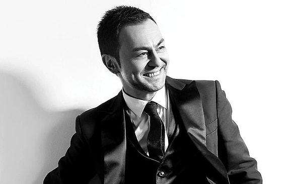 1994 yılında ilk albümü "Aşk İçin"le hayatımıza giren ve 'Karabiberim' şarkısıyla çıkış yapan Serdar Ortaç, o zamandan bu yana her biri dilimize dolanan şarkıları ile müzik sektörünün en sevilen isimlerinden bir tanesi.