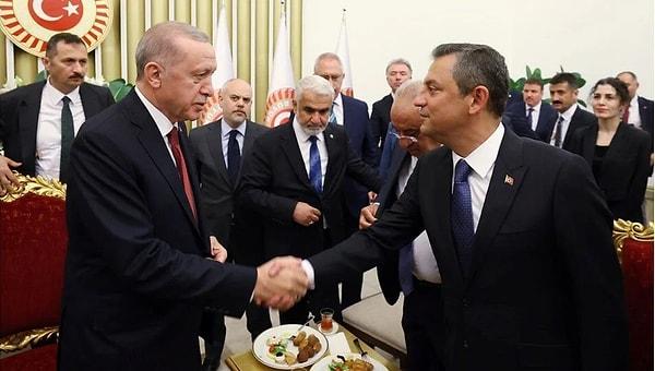 31 Mart Seçimleri sonrası Türkiye'nin yeni bir döneme girdiğini söyleyen Perinçek, 'Önemli Amerika planları var. AK Parti ile Cumhuriyet Halk Partisi'ni büyük bir koalisyonda birleştirmek istiyorlar.' dedi.