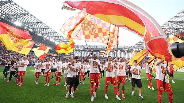Sarı-kırmızılılar, bu skorla Süper Lig'e yükselmeyi garantiledi ve Eyüpspor'un ardından 2024-2025 sezonunda Süper Lig'de boy gösterecek ikinci takım oldu.