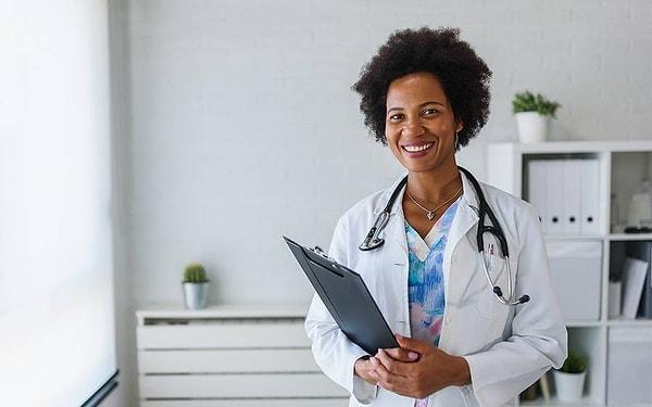 After listing various factors that could contribute to differences between male and female doctors, researchers suggested that this gap may be related to male doctors underestimating the severity of health issues in female patients.
