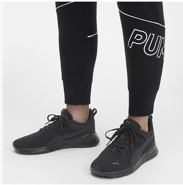 PUMA Anzarun Lite Erkek Günlük Ayakkabı, popüler seçimler arasında yer alıyor.