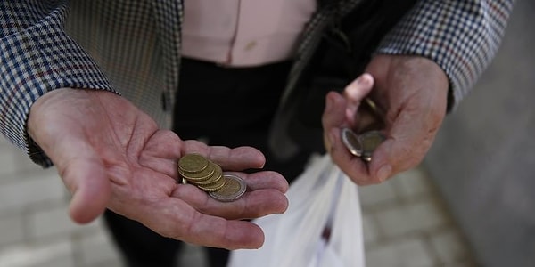 Türkiye, vergi sistemindeki adaleti tartışmaya devam ederken, tavana yayılması gereken vergilerin taban yayılması, alım gücü düşen vatandaşı daha da zorluyor.