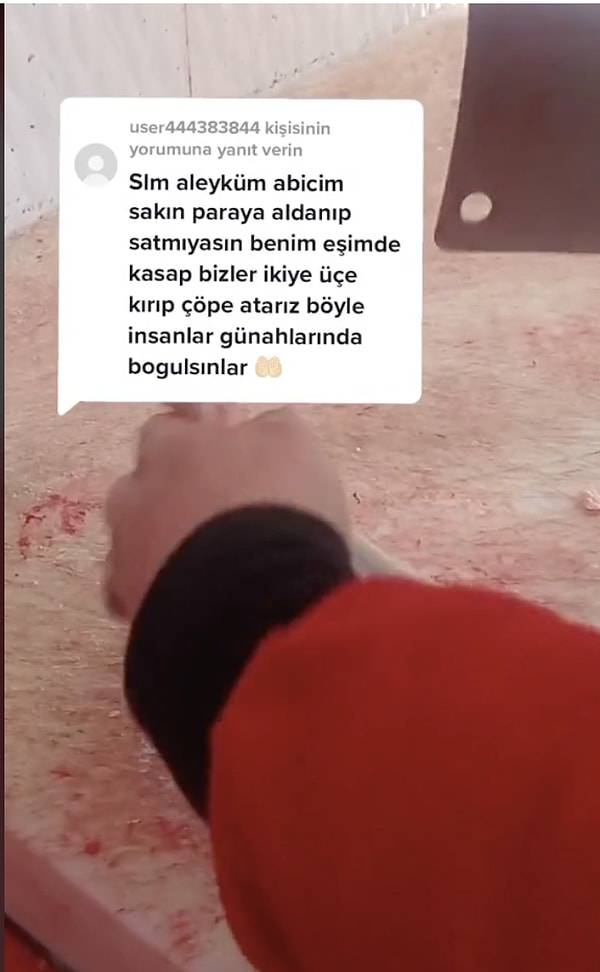 Efendi Kasap olarak bilinen sosyal medya fenomeni bir kasap, TikTok'ta neden kasapların kürek kemiklerini kırıp çöpe attıklarını şöyle anlattı 👇