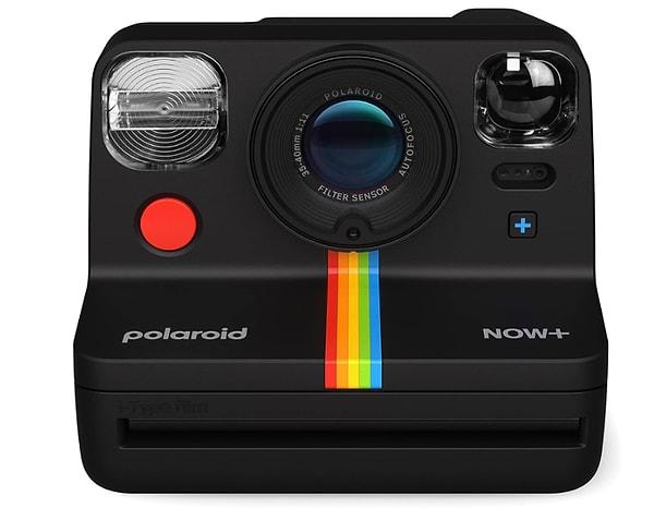 7. Bu ürün, Polaroid'in sevilen fotoğraf makinesinin özelliklerini ve daha fazlasını bir arada sunuyor.