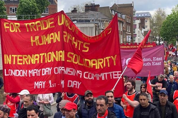 İngiltere'de ise 1 Mayıs, "May Day" olarak bilinir ve genellikle geleneksel folklor etkinlikleriyle kutlanır.