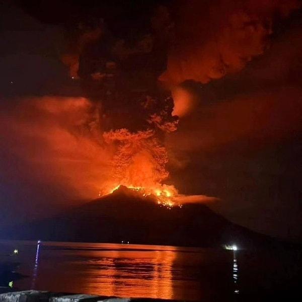 Endonezya’da 2018 yılında Anak Krakatoa Yanardağı'nın patlaması sonucu tsunami meydana gelmiş, felakette 426 kişi hayatını kaybetmiş ve on binlerce kişi de yaralanmıştı.