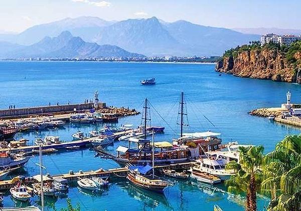 Doğal güzellikleri ve eğlence olanaklarıyla Antalya!