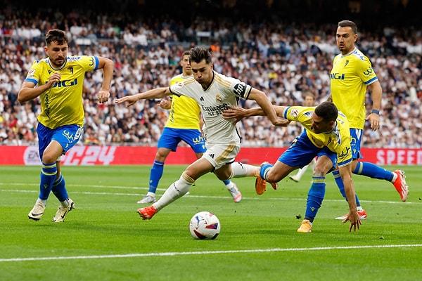 Real Madrid'in Arda Güler ile birlikte büyük beklenti içinde olduğu Brahim Diaz, Cadiz karşılaşmasına ilk 11 başladı.