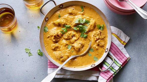 Hindistan'ın yoğurt, tavuk, safran ile yapılan yemeği "Korma" da listede yer aldı.