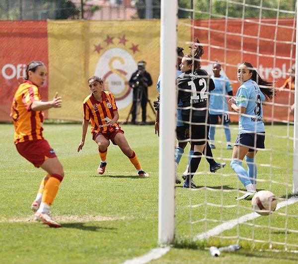 Turkcell Kadın Futbol Süper Ligi'nin 30. ve son haftasında ALG Spor'u konuk eden Galatasaray, sahadan 2-0'lık skorla galip ayrıldı.