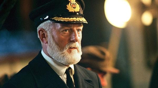 Titanic'de geminin kaptanını canlandıran ünlü oyuncu 79 yaşında hayatını kaybetti.