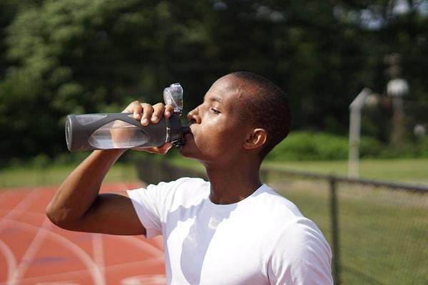 Can we lose belly fat by drinking water?