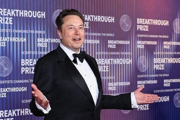 Ünlü ve çılgın girişimci, dünyanın en zenginlerinden olan Elon Musk, 198 milyar dolarlık servetiyle, LVMH'nin patronu Bernard Arnault'un ardından ikinci sırada yer alıyor.
