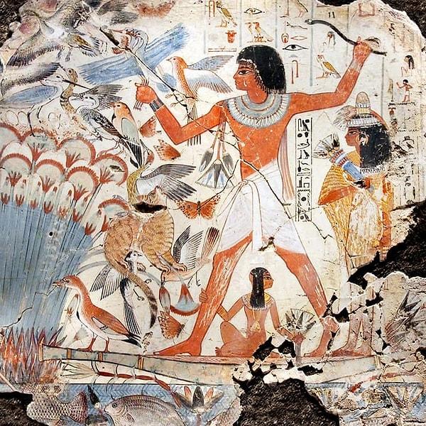 1. Nil bataklıklarında avlanan Nebamun'un (Kâtip veya tahıl muhasebecisi) alçı üzerine yapılmış resmi. Bu resim Hatşepsut'un kocası Nebamun'un küçük mezar şapelini süslemektedir. Nebamun, karısı ve küçük kızlarıyla birlikte küçük bir teknede kuş avlarken resmedilmiştir. (Teb, Mısır, 18. Hanedanlık, M.Ö 1350 civarı. )