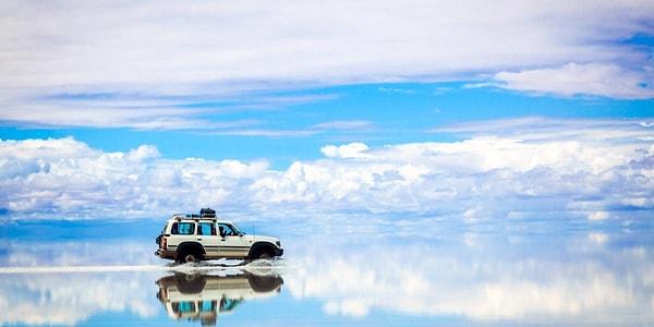 4. Salar de Uyuni Gölü - Bolivya