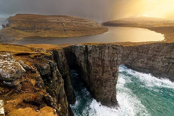 23. Sørvágsvatn Gölü -  Faroe Adaları