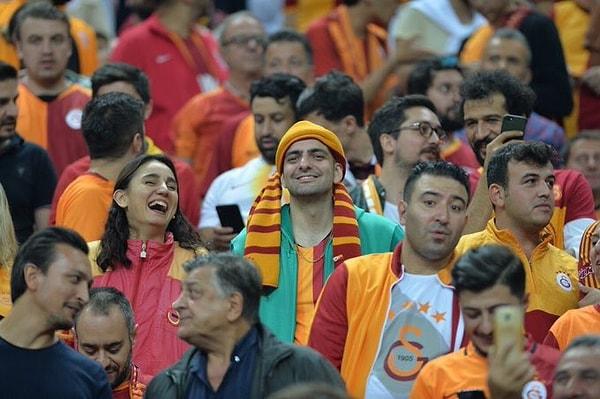 Keyiften dört köşe olanlardan biri de koyu Galatasaraylı Bartu Küçükçağlayan oldu!