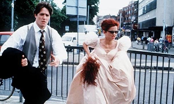 1994 yılında vizyona giren Dört Nikah Bir Cenaze (Four Weddings and a Funeral) filmini izleyenler hatırlar; o zamanlar 32 yaşında olan İngiliz aktör Hugh Grant, Charles rolüyle büyük beğeni toplamıştı.