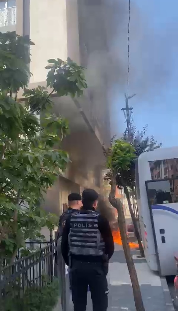 Bina sahibi durumu fark etmesi üzerine mahkemeye başvurdu. Tahliye kararının çıkması üzerine iki daire boşaltıldı. Ancak bir şahıs daireden çıkmayarak direnmeye başladı.