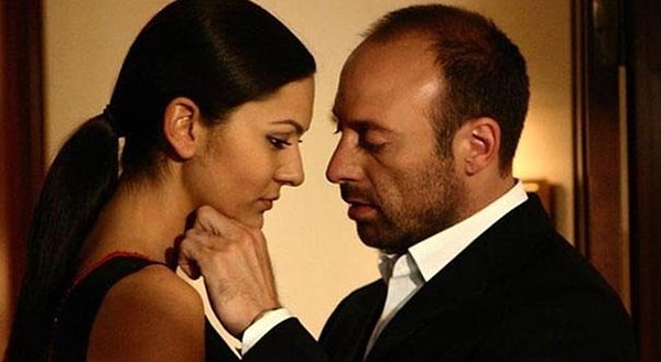 Binbir Gece'de Şehrazat, oğlunun tedavisi için patronu Onur'dan bir gece karşılığında para teklifi almıştı.