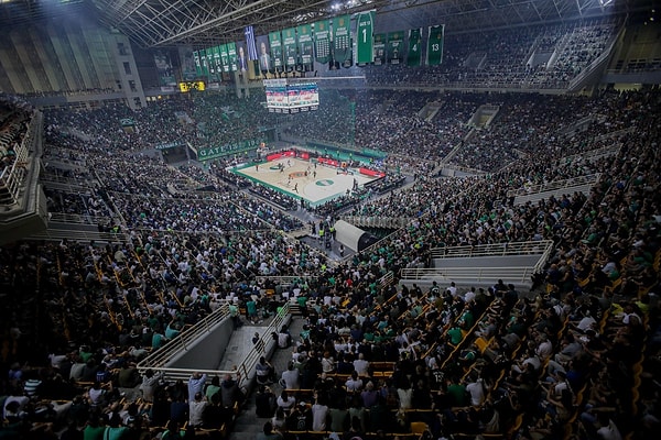 Play-off çeyrek finalinde İsrail temsilcisi Maccabi Playtika Tel Aviv'i 81-72 yenen Yunanistan ekibi Panathinaikos, seride durumu 3-2'ye getirerek Final Four'a adını yazdırdı.