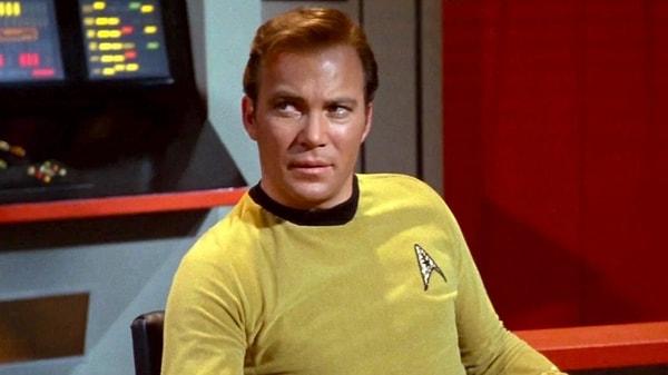 Kaptan Kirk adını aranızda duymayan bilmeyen yoktur. Kendisi dünyaca popüler Uzay Yolu (Star Trek) dizisinde Yıldız Gemisi Atılgan'ın kumandanıdır ve bu meşhur karakter Kanadalı oyuncu William Shatner tarafından canlandırılmıştı.