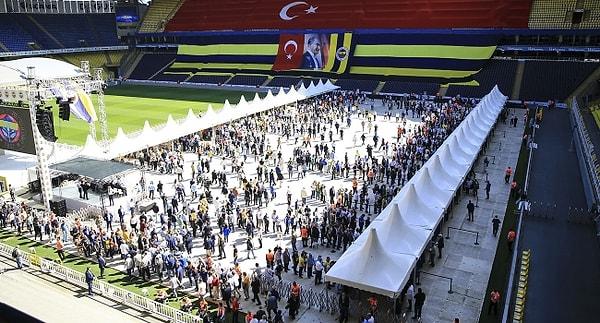 Konyaspor beraberliğiyle şampiyonluk şansından bir adım daha uzaklaşan Fenerbahçe'de gözler, haziran ayında yapılacak seçimli genel kurula çevrildi.