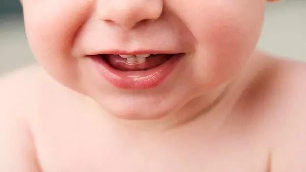 3. Bebeğinizin diş etlerine mesaj yapın.
