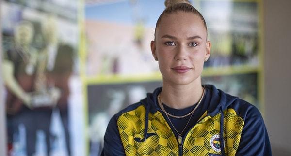 Sarı Melekler'de başarılı voleybolcu Arina Fedorovtseva ile yollar ayrıldı.