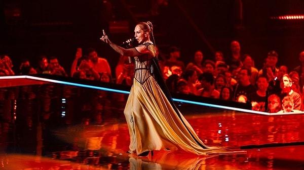 Eurovision 2024 yarı finalinde konuk olarak sahneye çıkan Sertab Erener, hepimizi eski günlere götürdü.