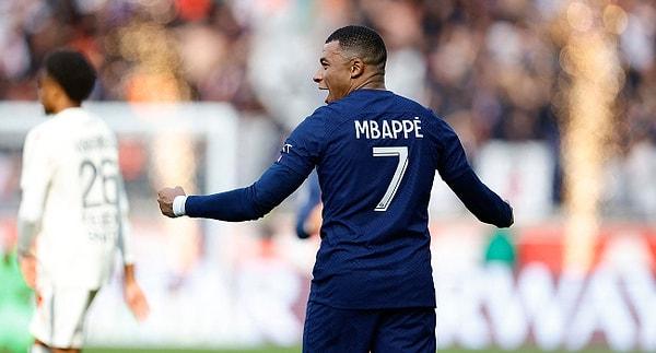2018 yılından bu yana PSG forması giyen Mbappe, pazar günü Parc des Princes'te son kez sahaya çıkacağını ifade etti.