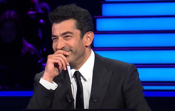 Plastik tavukların sesi geldikçe İmirzalıoğlu gülmesini durduramazken, bu anlar Milyoner yarışmasının unutulmazları arasında yer aldı.