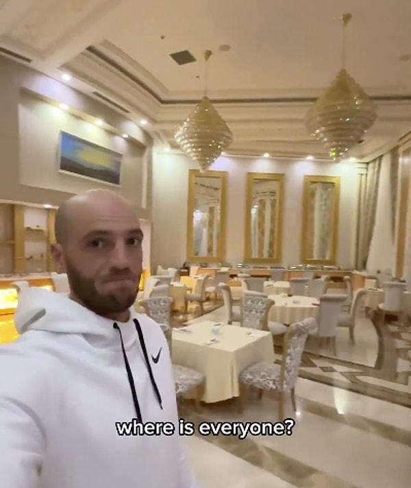 Bu zamana kadar ziyaret ettiği en tuhaf ülkenin Türkmenistan olduğunu belirten Egbert videoda ülkenin boş olmasına dikkat çekti.
