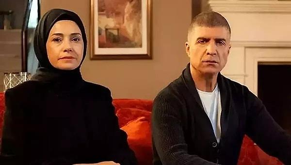Özgü Namal, Özcan Deniz ve Mert Yazıcıoğlu'nun başrollerini paylaştığı "Kızıl Goncalar" adlı televizyon dizisi, izleyicilerin büyük ilgisini çekiyor.